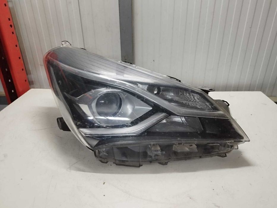 farol frente direito Toyota Yaris