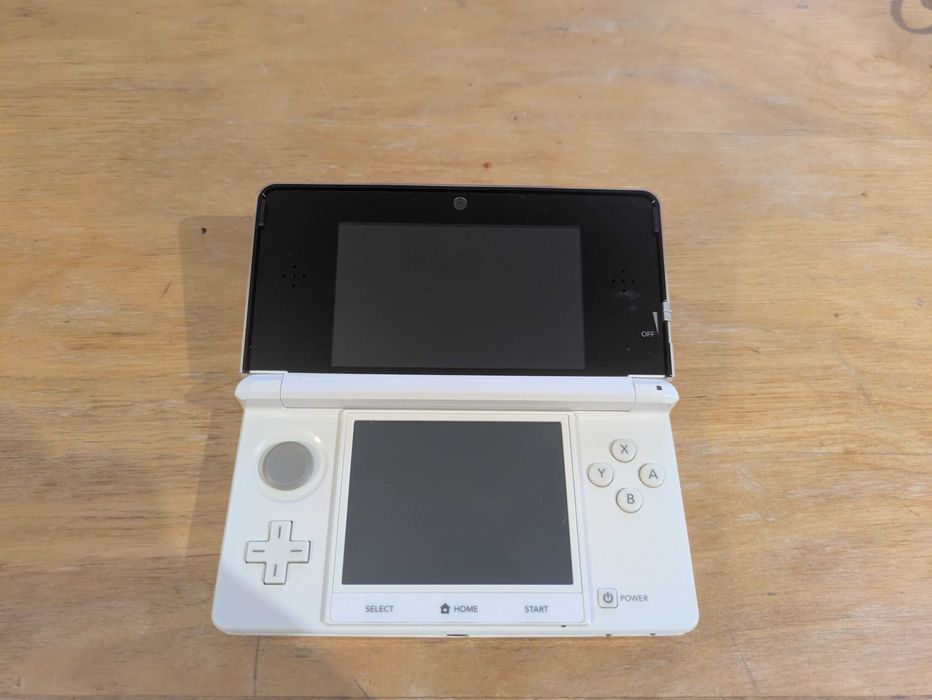 nintedo 3DS modded + zelda link between worlds