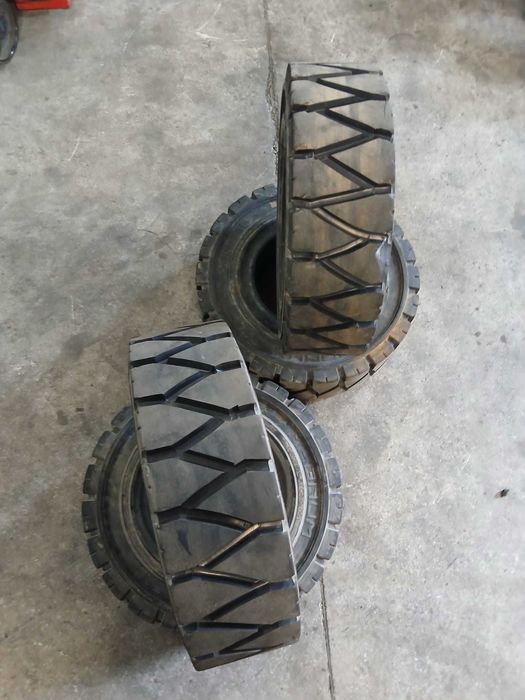 Opony Solideal Magnum, pełne w rozmiarze 650x10 do wózka widłowego