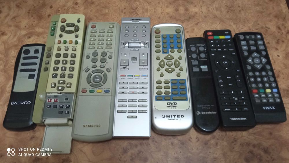 Różne piloty sprawne sprzedam