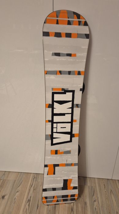 Snowboard Völkl rozmiar 152 + wiązania