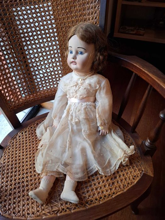 boneca antiga ( século XIX), rosto em biscuit