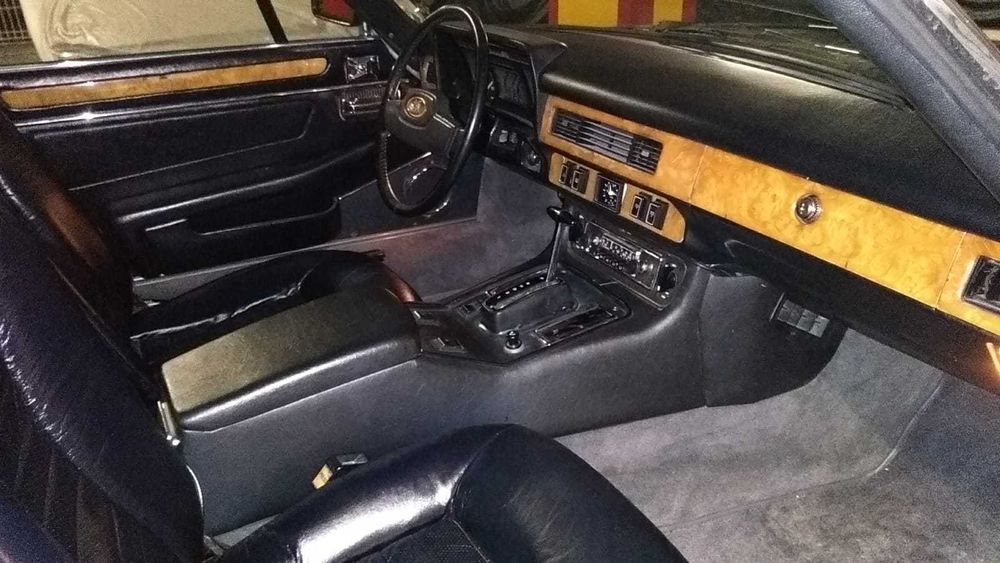 Jaguar XJS V12  único neste estado