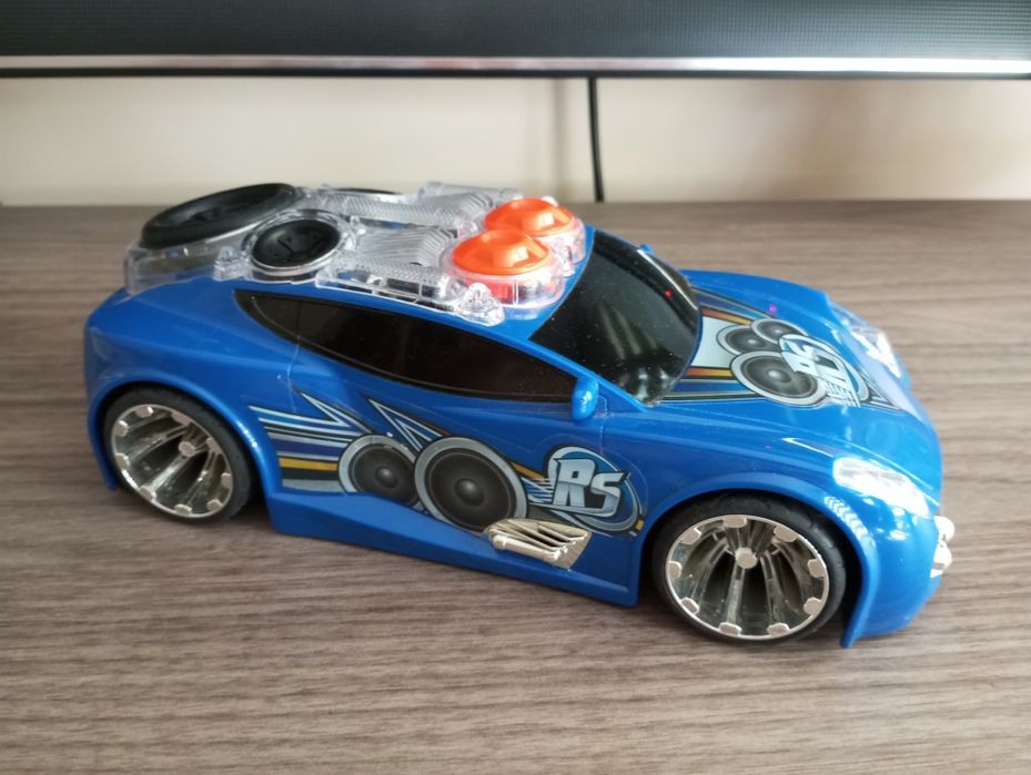 Samochód zabawka interaktywna Sportowe Auto DJ z Głośnikami na dachu M
