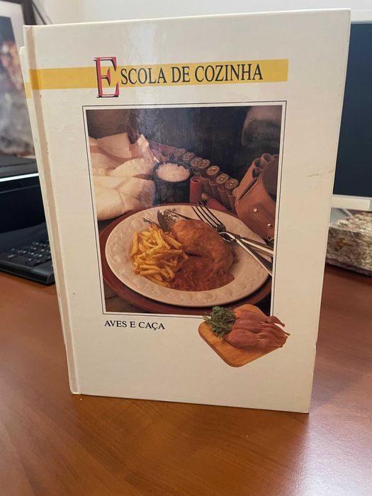 Coleção de livros  Escola de Cozinha (12 volumes)