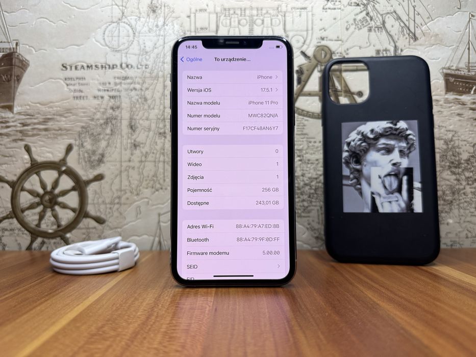 iPhone 11 Pro • 256GB • Etui • Kabel