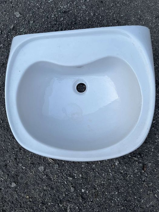 Продам умивальник Д/Ш/Г 52/47/18