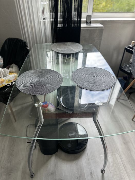 Стіл скляний кухоний