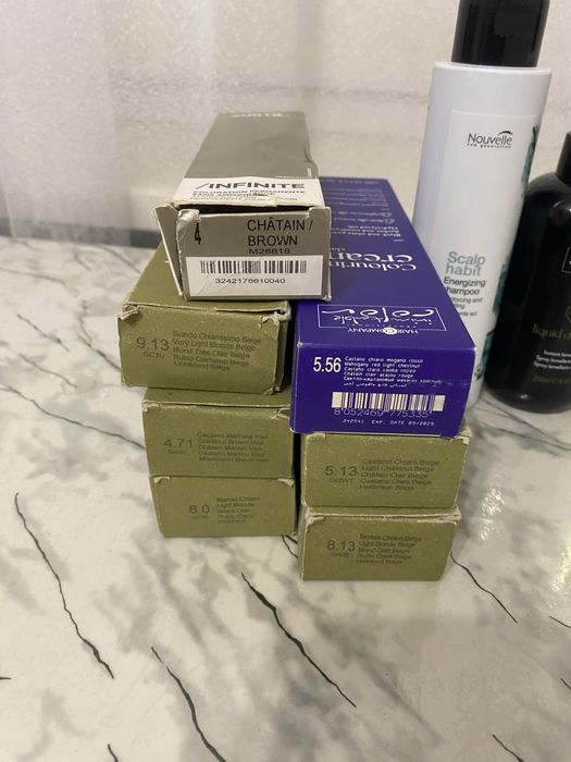 Шампунь, гребінці, насадки, фарба, все практично нове.