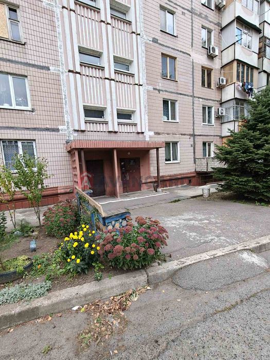 Продаж 1 к кв у Шевченківському рні. Вул.Виробнича,13А. Середн пов.