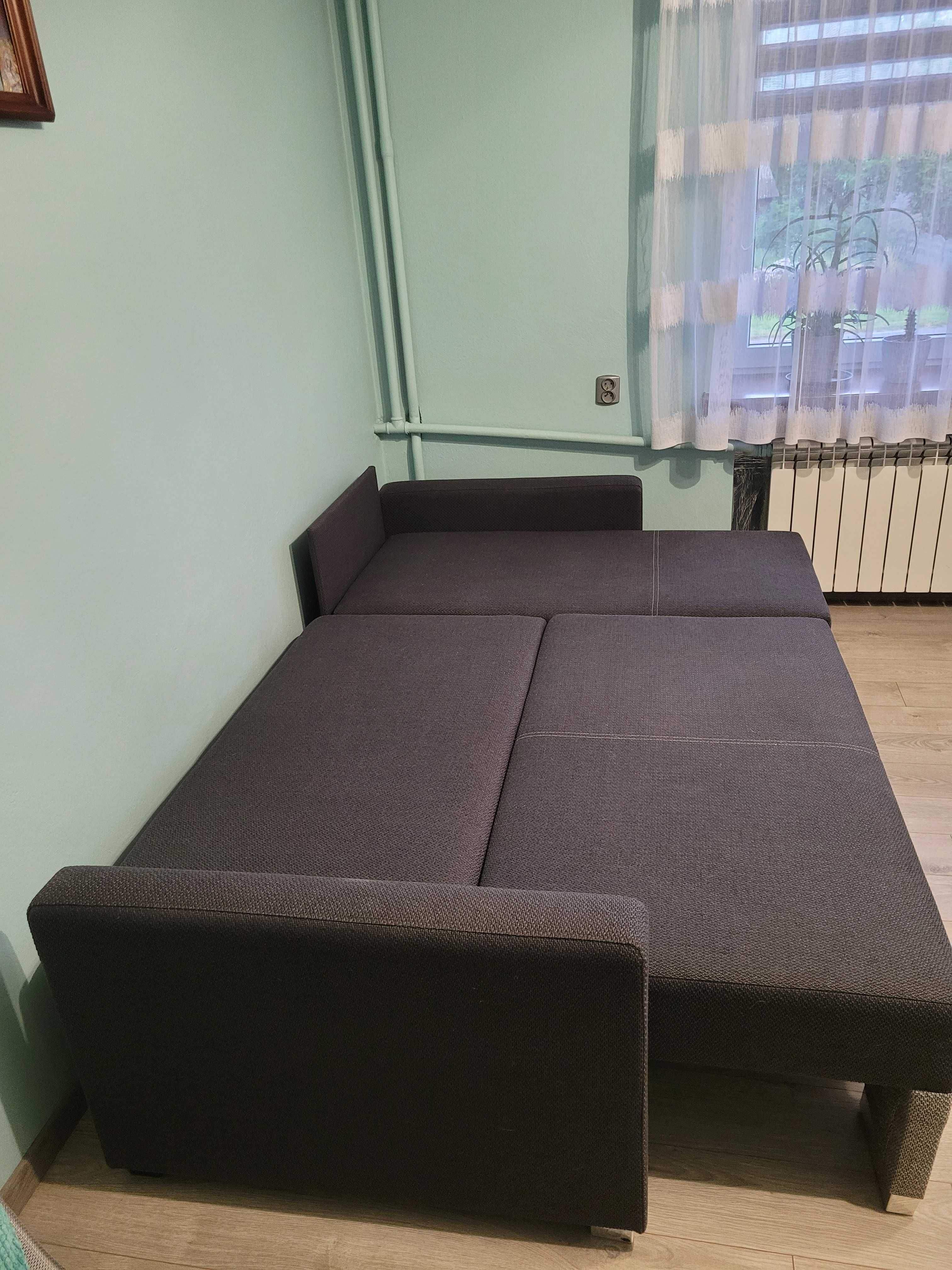 Narożnik z funkcją spania. Jak nowy.