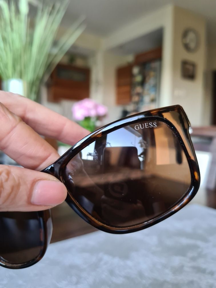 GUESS Piękne klasyczne okulary przeciwsłoneczne.  Jak Nowe, extra cena
