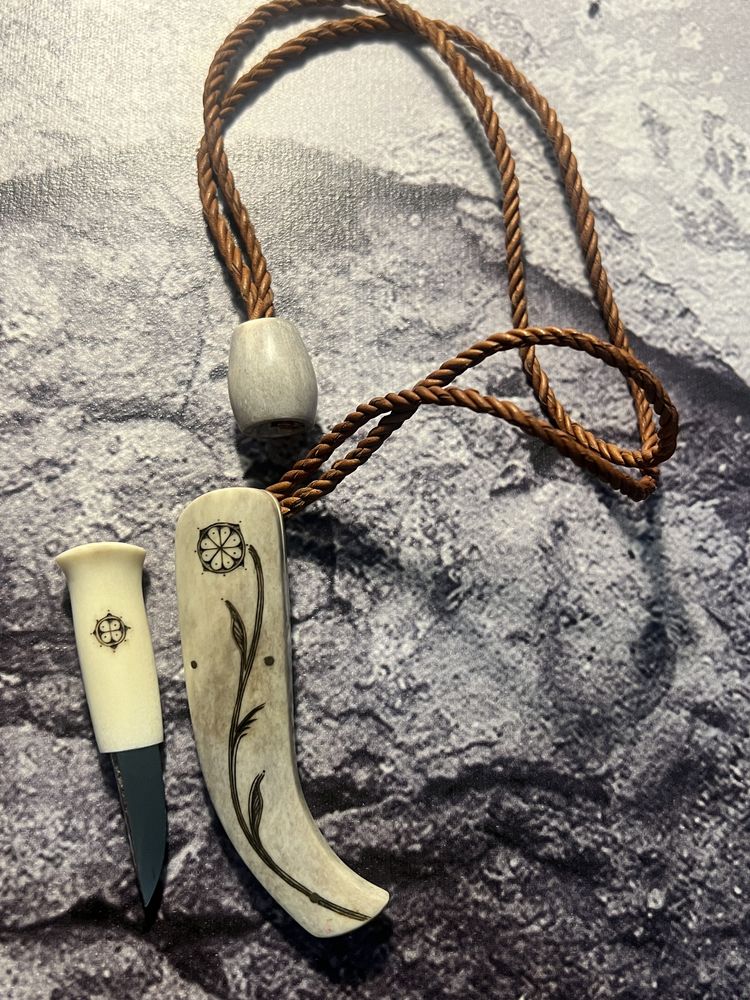 Nóż z renifera Pasi Jaakonaho Custom Neckalce Knife Nóż na szyję