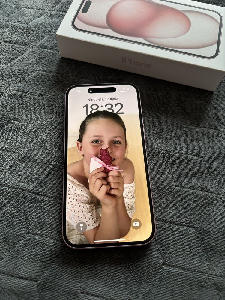 Iphone 15 128gb róż stan idealny cały komplet