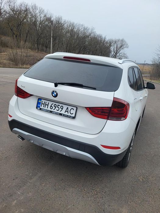 Автомобіль BMW X1