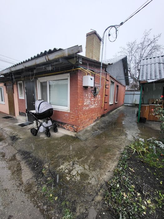 Продам частину будинку р-он  Шкільний