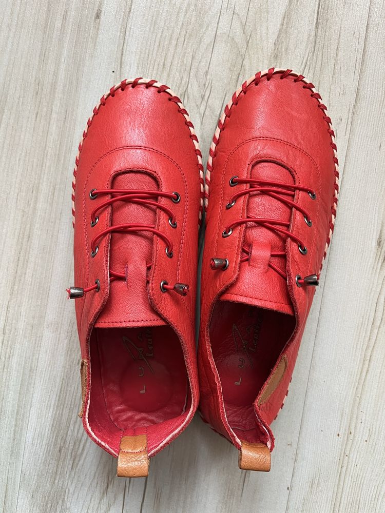 Жіночі туфлі/ мокасини Lunar Leather
