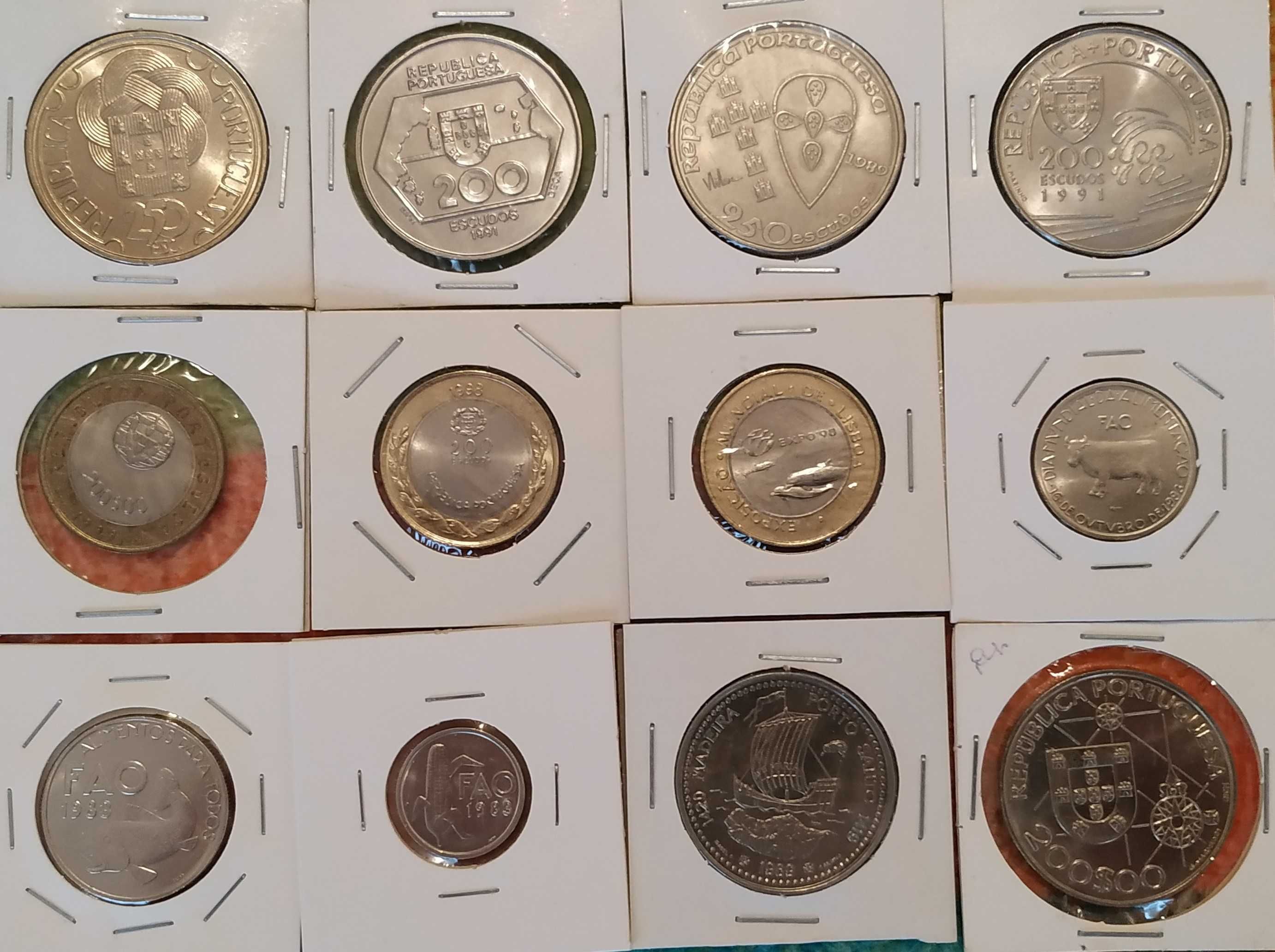 Lote de 12 moedas comemorativas (CM2)