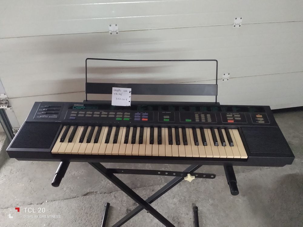 Órgão Elétrico Com Suporte – 350€