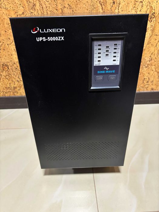 Источник бесперебойного питания Luxeon UPS-5000ZX