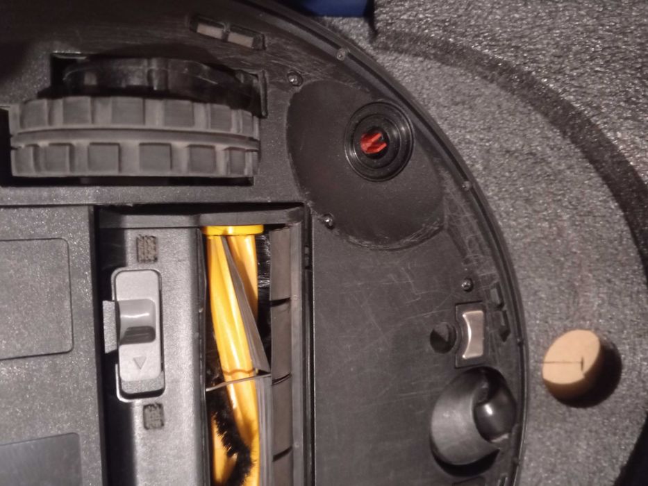 Робот - пилосос Ecovacs Deebot Ozmo T8