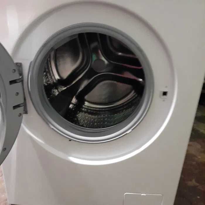 Продам машинку стиральну Bosch,