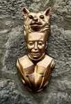 Escultura única de Elon Musk com cabeça de lobo