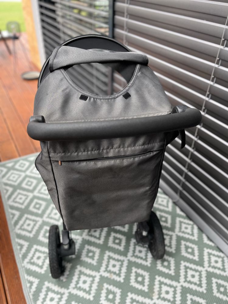 Spacerówka Britax B-motion z pozycja leżącą