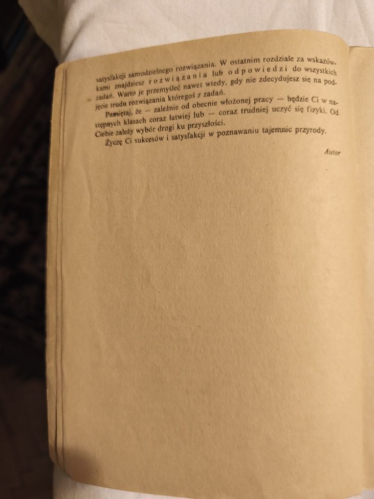Fizyka dla kl.1 dla liceum ogólnokształcącego.