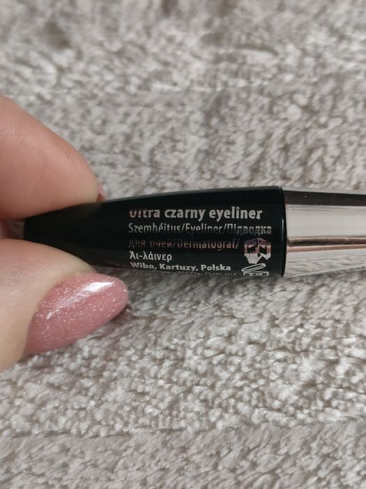 LOVELY Eyeliner Glossy nowy eyeliner ultra czarny eyeliner Lovely