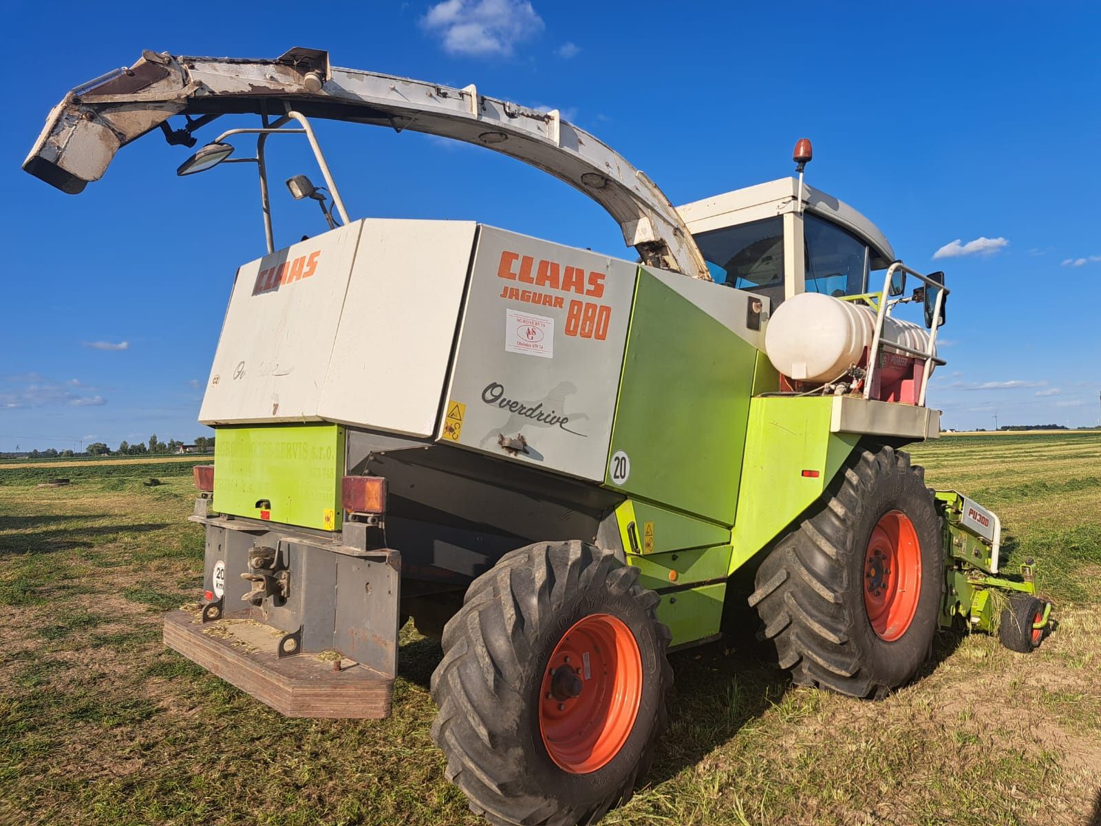 Sieczkarnia Claas Jaguar 880 + podbieracz do traw PU300