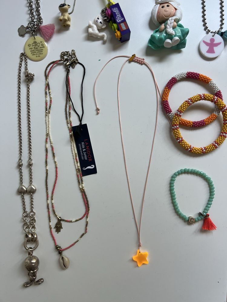 Fios e pulseiras menina