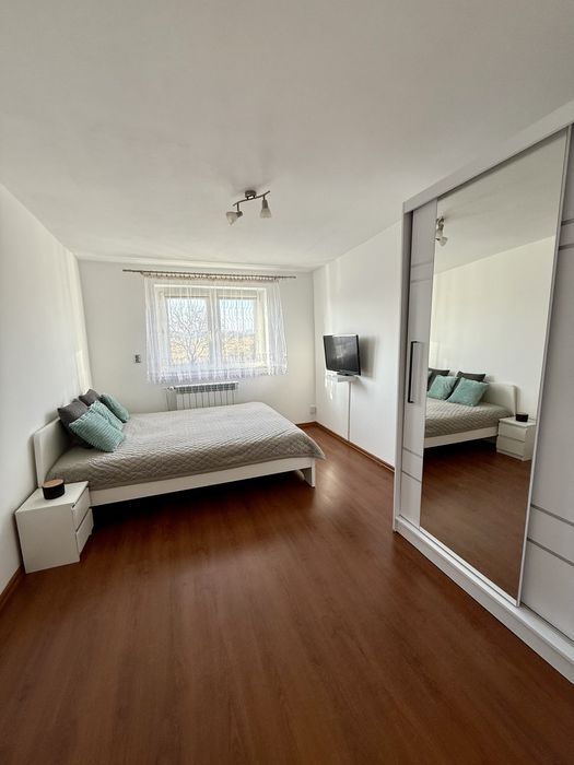 Wynajmę mieszkanie z garażem