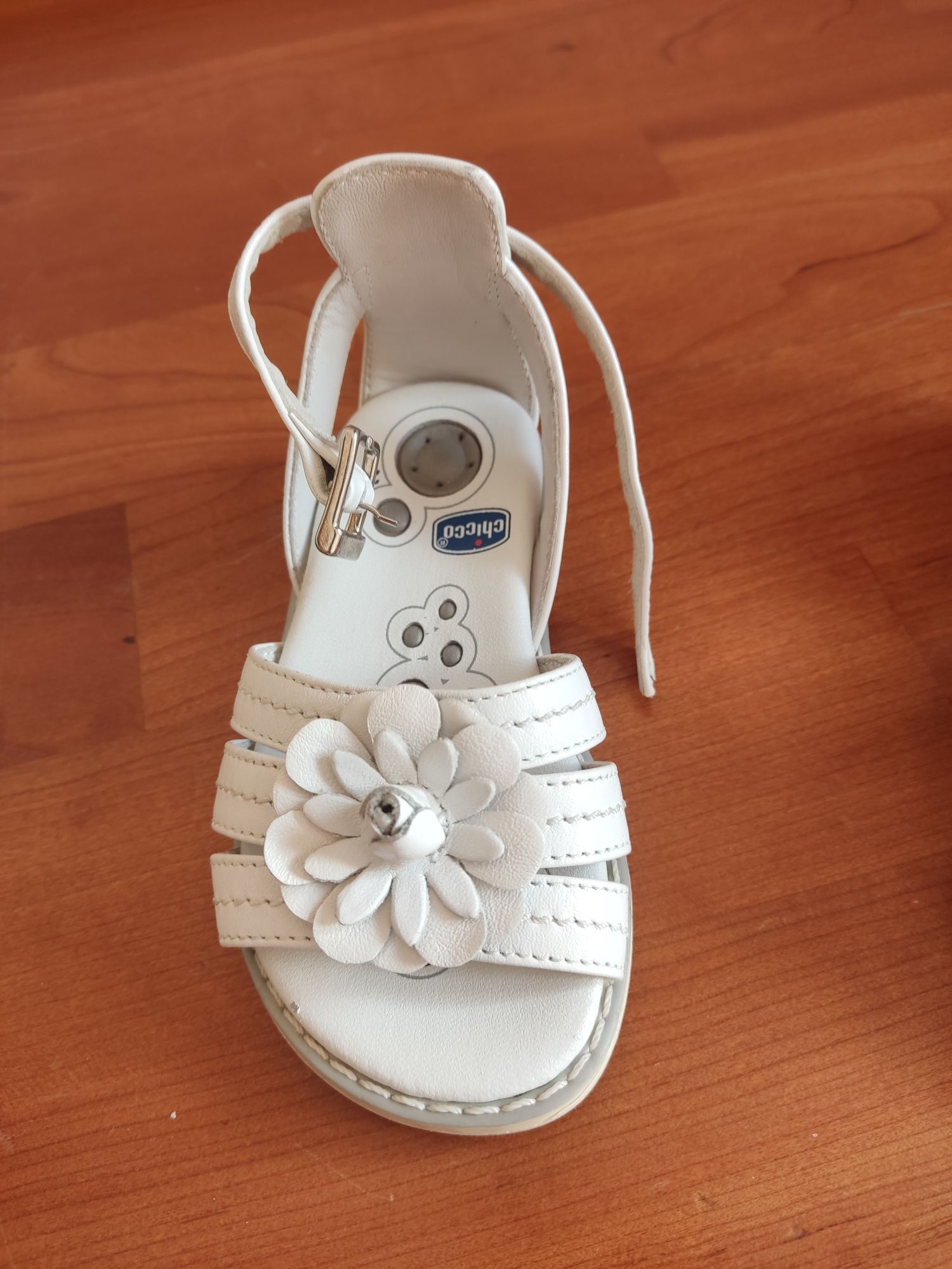 Sandalias menina Chicco 22