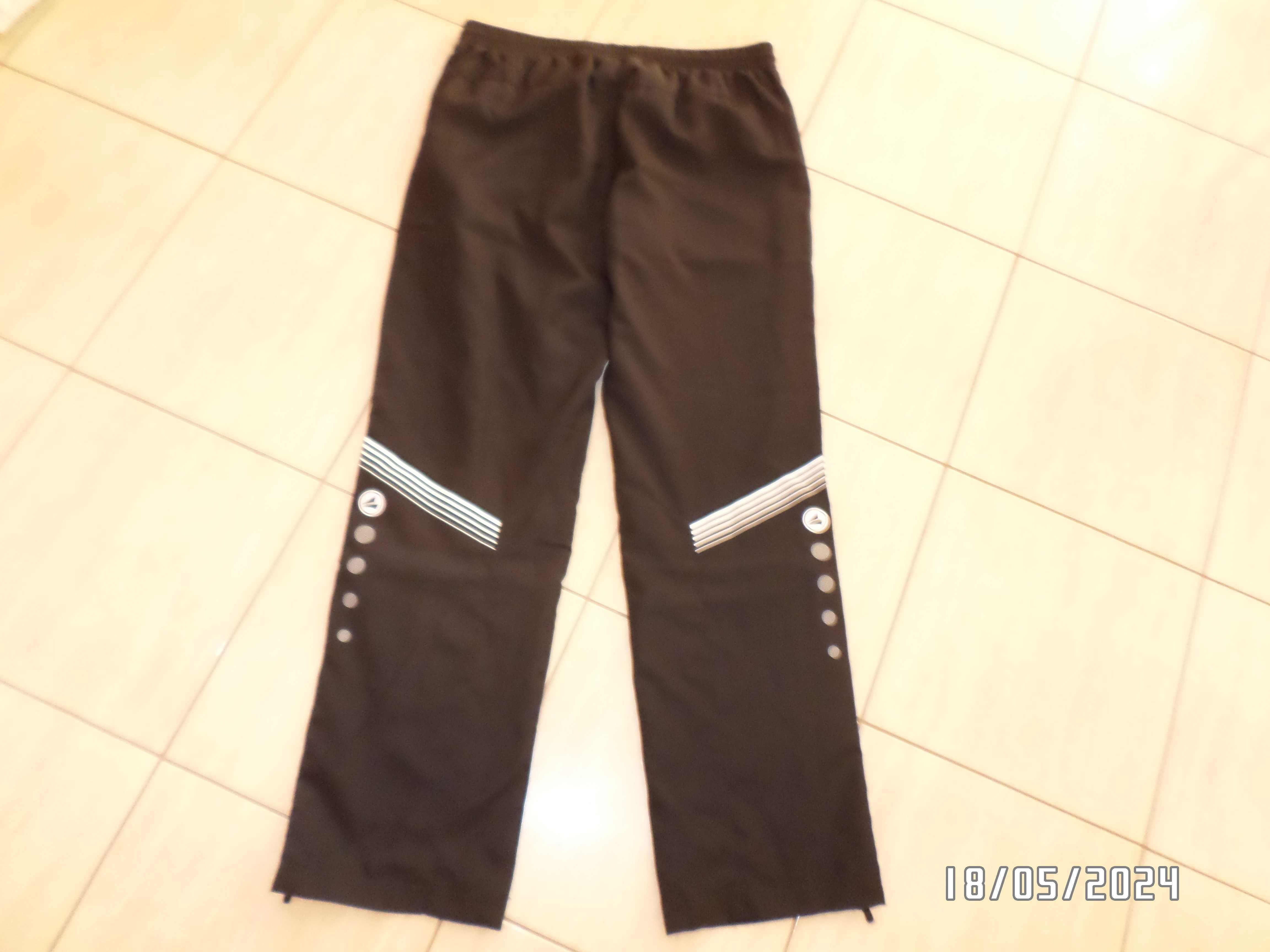 czarne spodnie dresowe -sportowe -JAKO-38-M