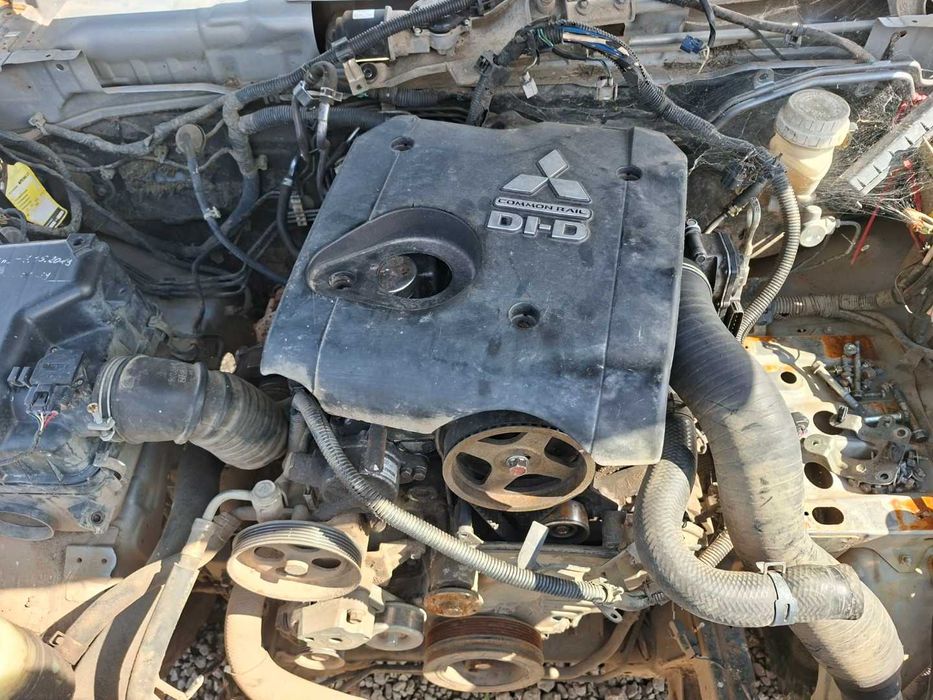 Mitsubishi L200 na części