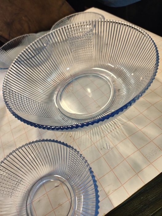 Misa z miseczkami vintage.