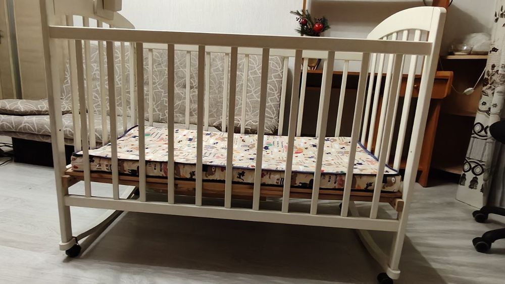 Дерев'яне дитяче ліжко 120/60см + матрац з кокосового волокна+ підвіс