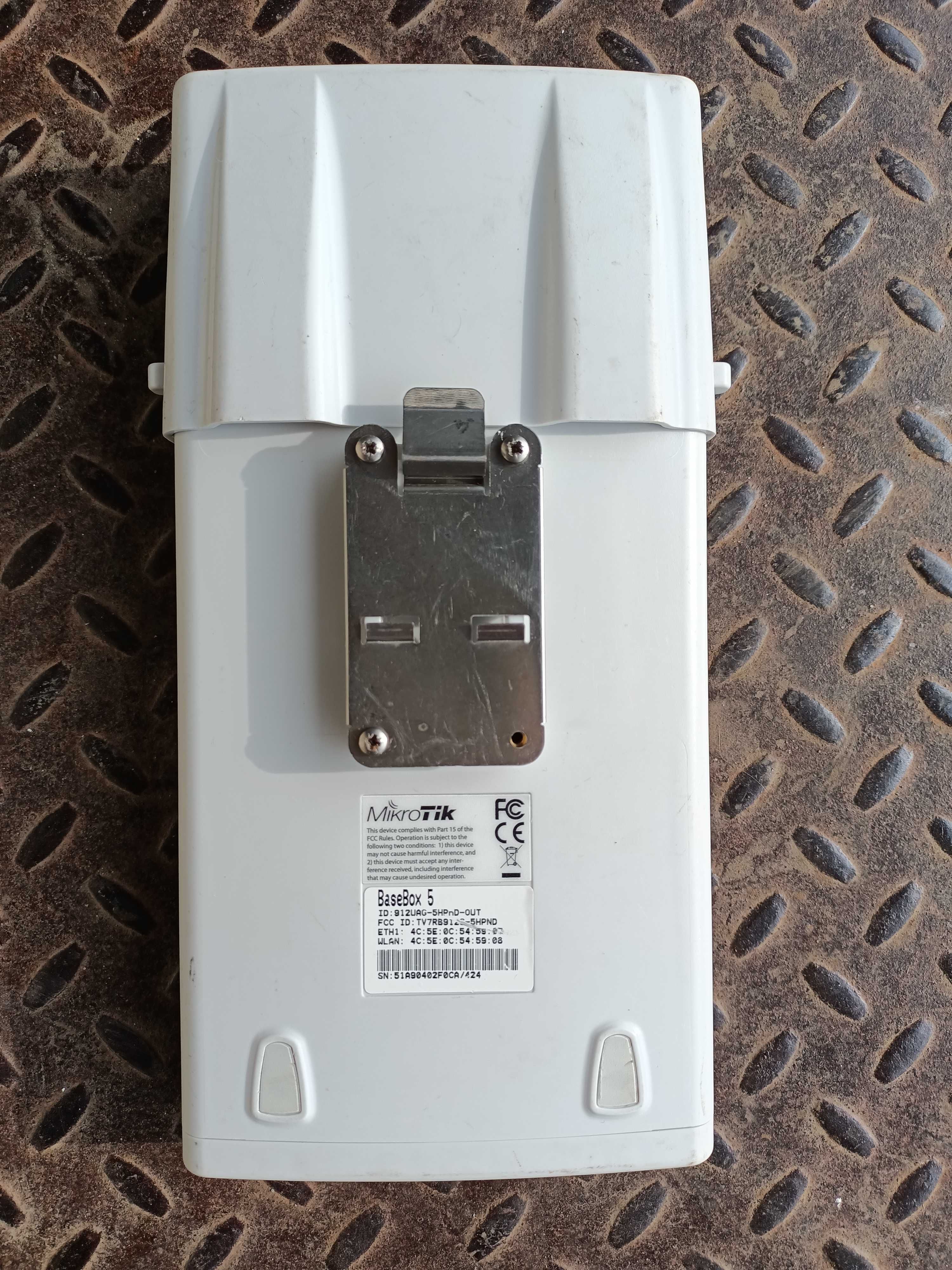 Внешняя Wi-Fi точка доступа Mikrotik BaseBox 5 (RB912UAG-5HPnD-OUT)