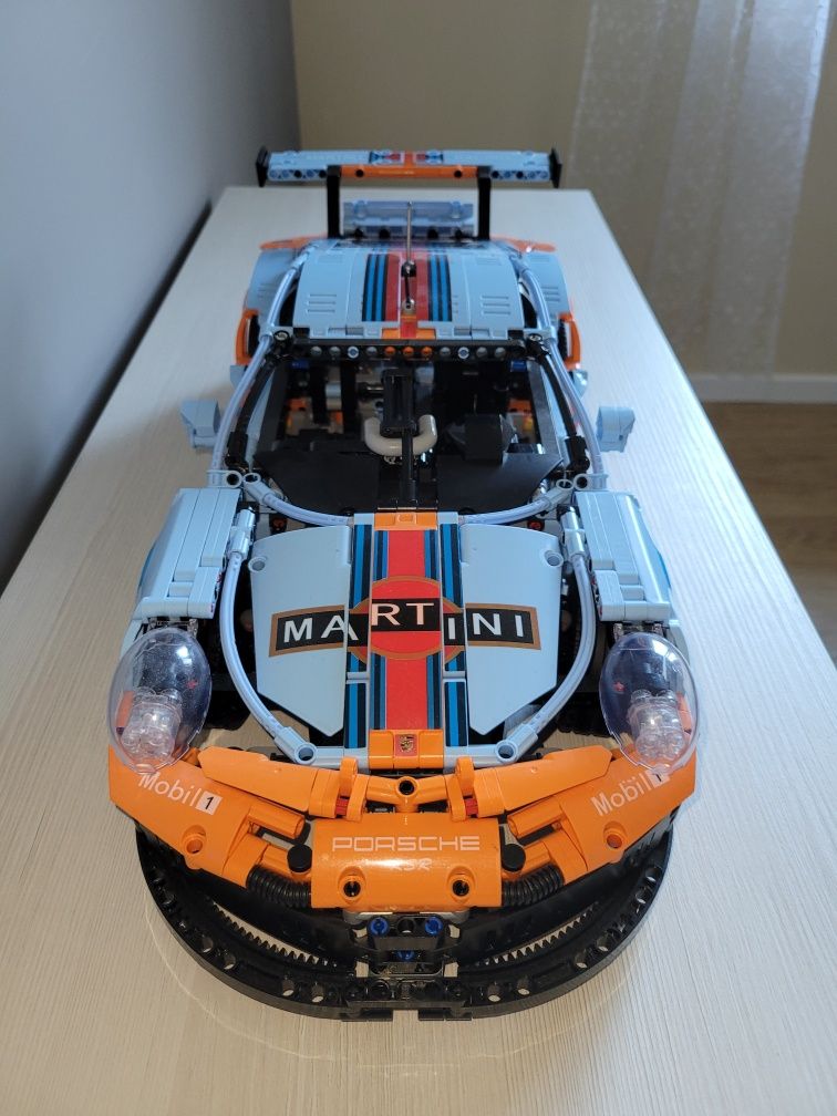 LEGO Porsche 911 RSR Martini Racing, Adidas, Michelin 1580 elementów