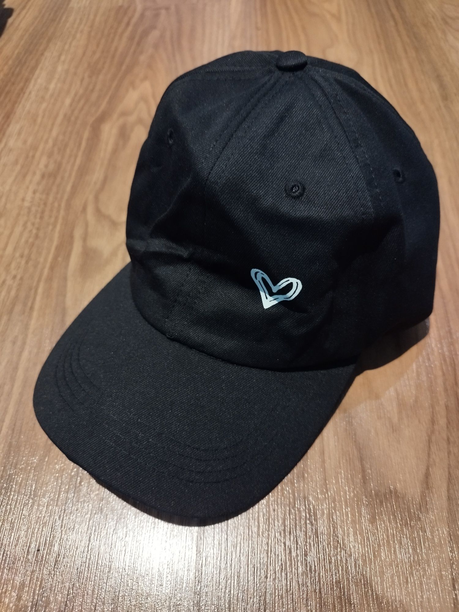 Nowa czapka z daszkiem czarna