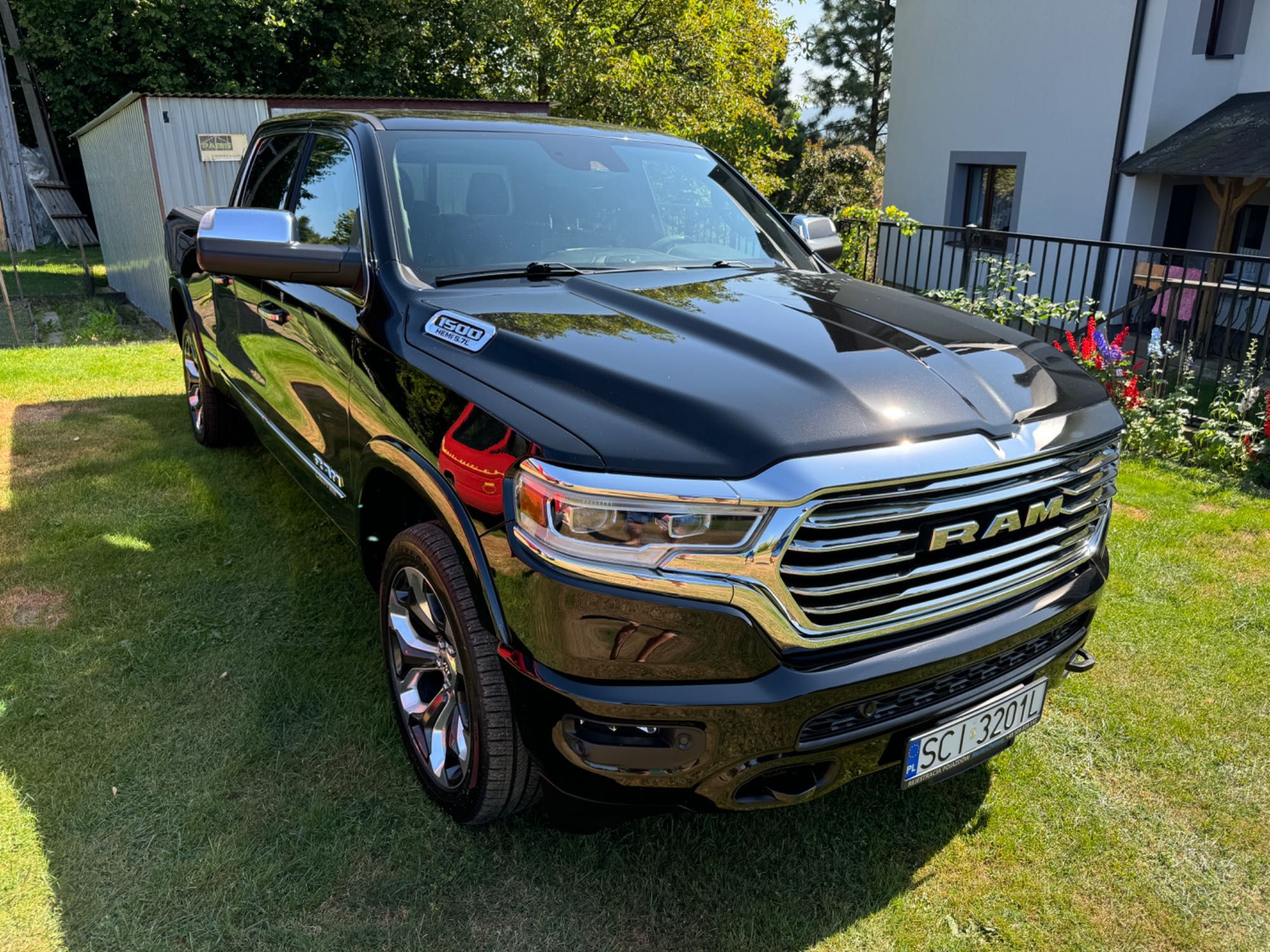 RAM 1500 - limited -długa paka-pneumatyka