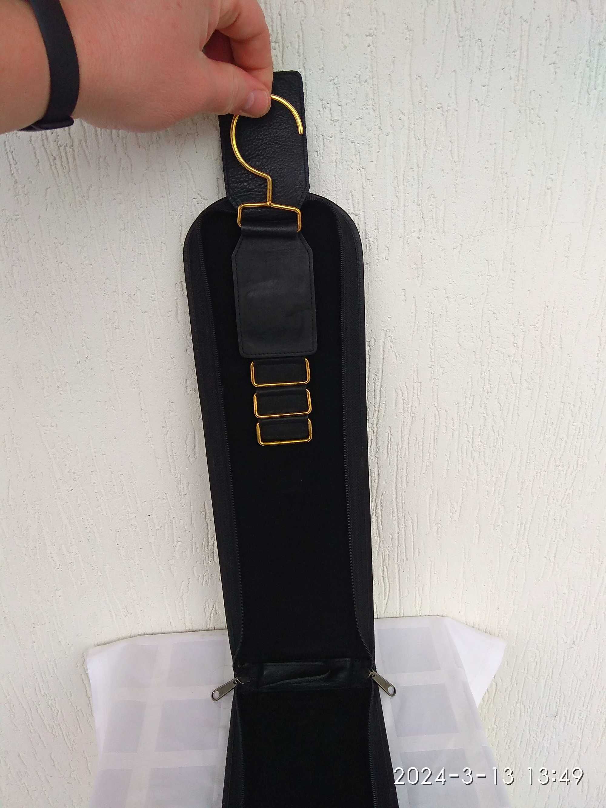 Переносной органайзер для галстуков.