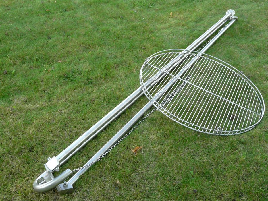 Grill nierdzewny trójnóg