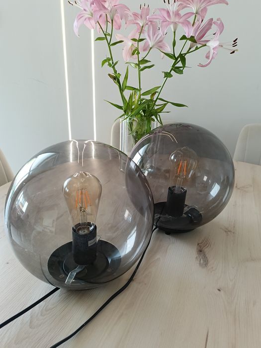 Dwie lampki nocne lampy stołowe