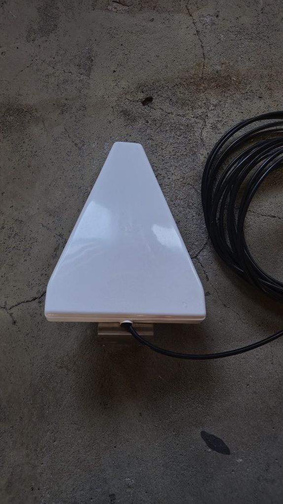 Antena GSM kierunkowa z przewodem 10 m