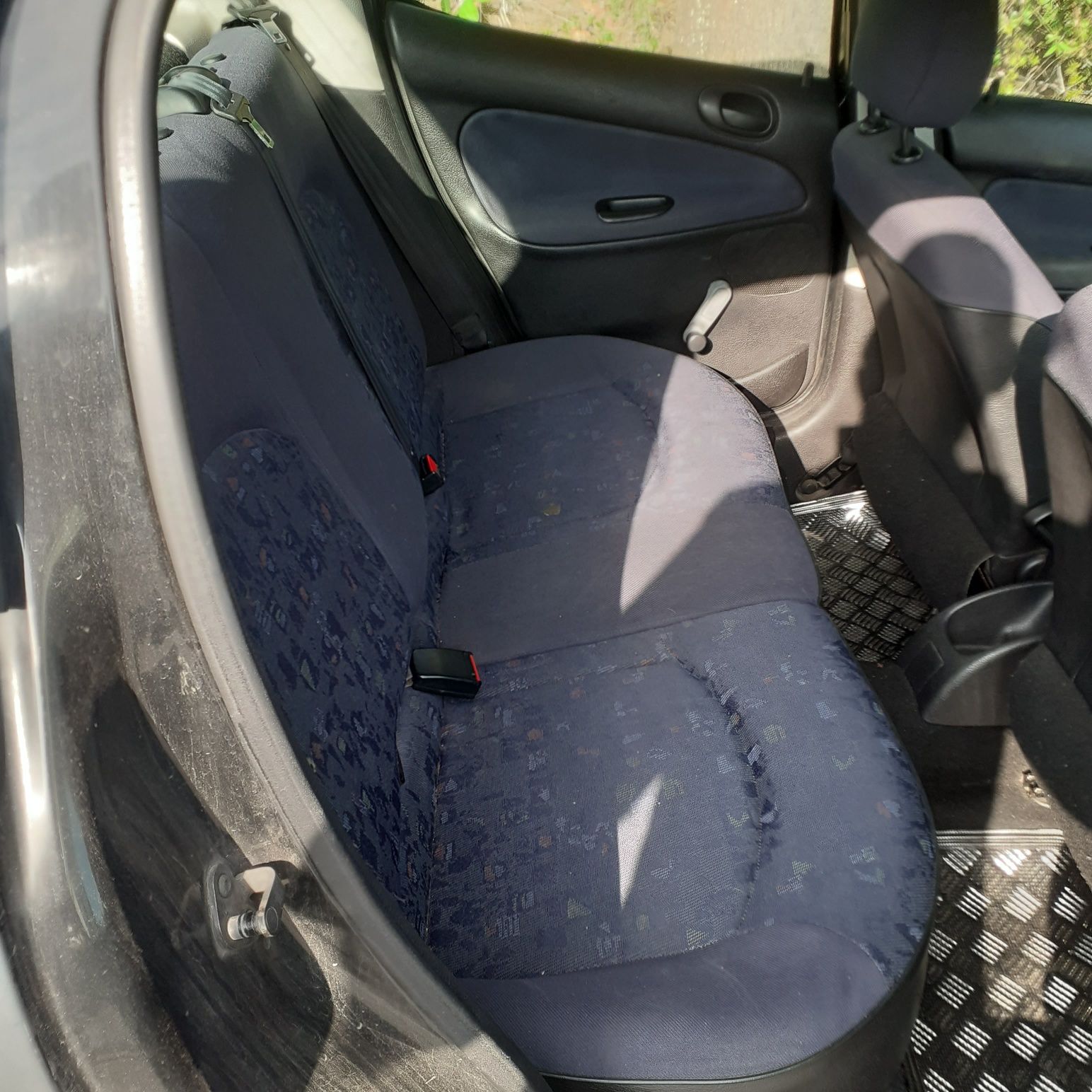 Peugeot 206 5 portas 2011.Ler Texto.