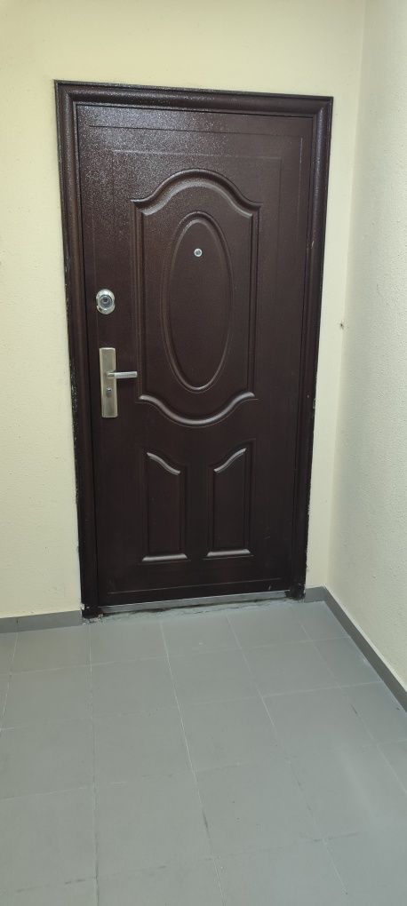 Дверь в квартиру