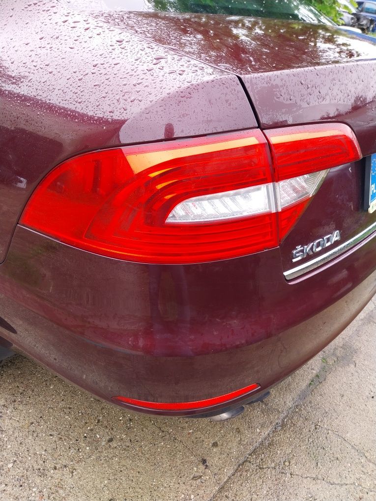 Lampa tylna Skoda Superb II lift