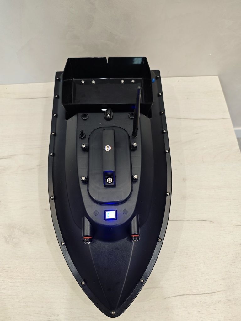 Кораблик карповий Flytec D12 GPS 99точ  однобункерний.